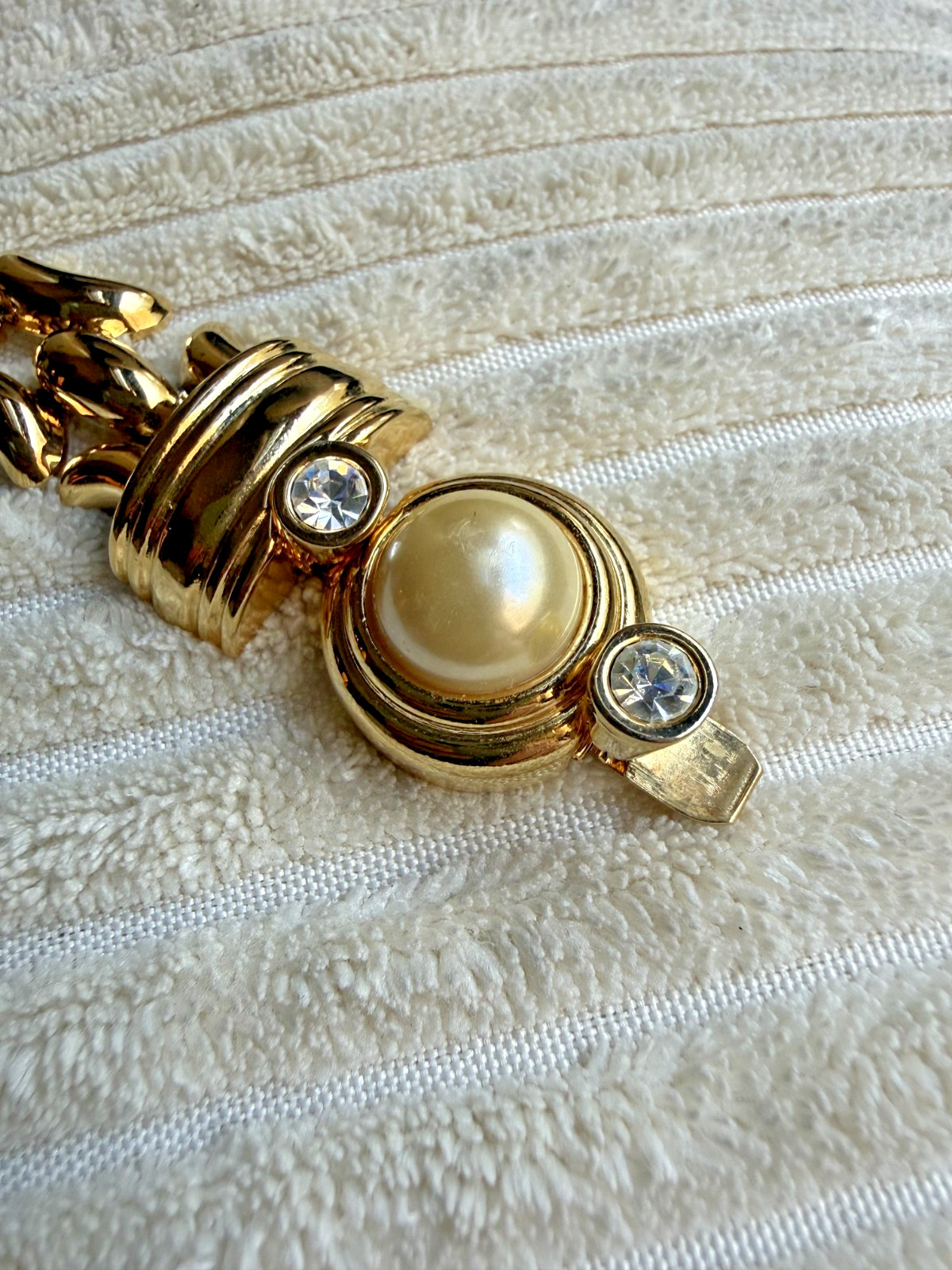 Vintage Kenneth Jay Lane KJL Gold Tone Faux Pearl… - image 3