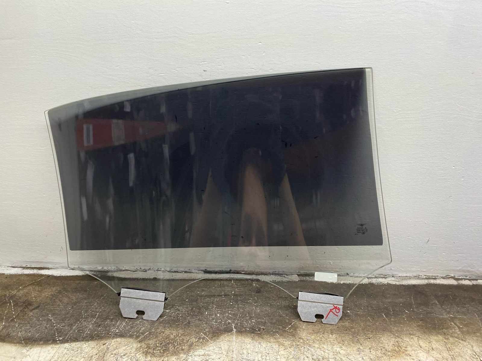 2014-2019 BENTLEY FLYING SPUR OEM REAR LEFT DOOR GLASS WINDOW PANEL