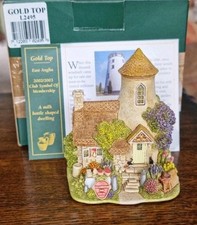 Lilliput Lane Cottage - Gold Top - L2495 - Symbol of Membership 2002/2003 boxed 