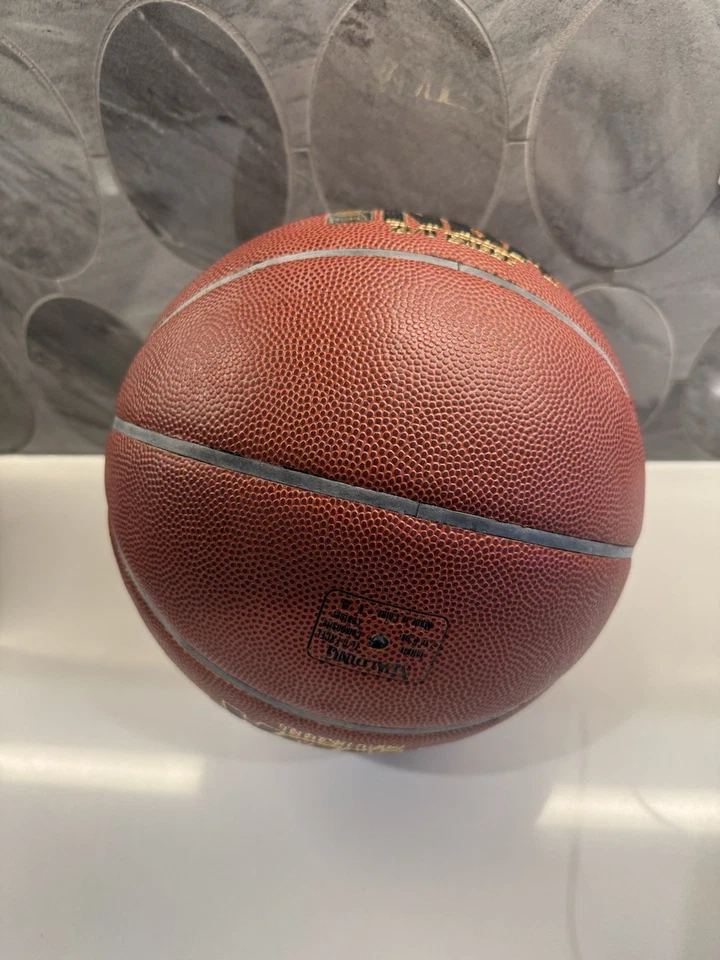 Baloncesto de la NBA Spalding firmado por James Harden - Houston Rockets Foto 3 de 3