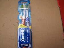 Oral-B Complete Deep Clean Toothbrushes, Medium, 2 Count