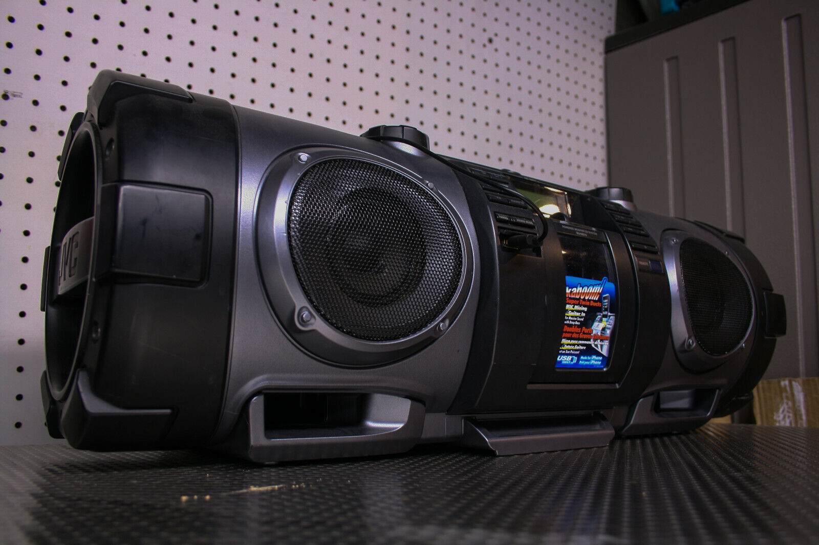 JVC BoomBlaster RV-NB70B review: JVC BoomBlaster RV-NB70B - CNET