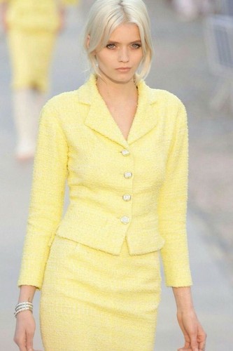 Bright CHANEL Lemon Yellow PASTEL Cruise Resort 2012 Tweed Skirt Suit RUNWAY ! - Picture 2 of 22