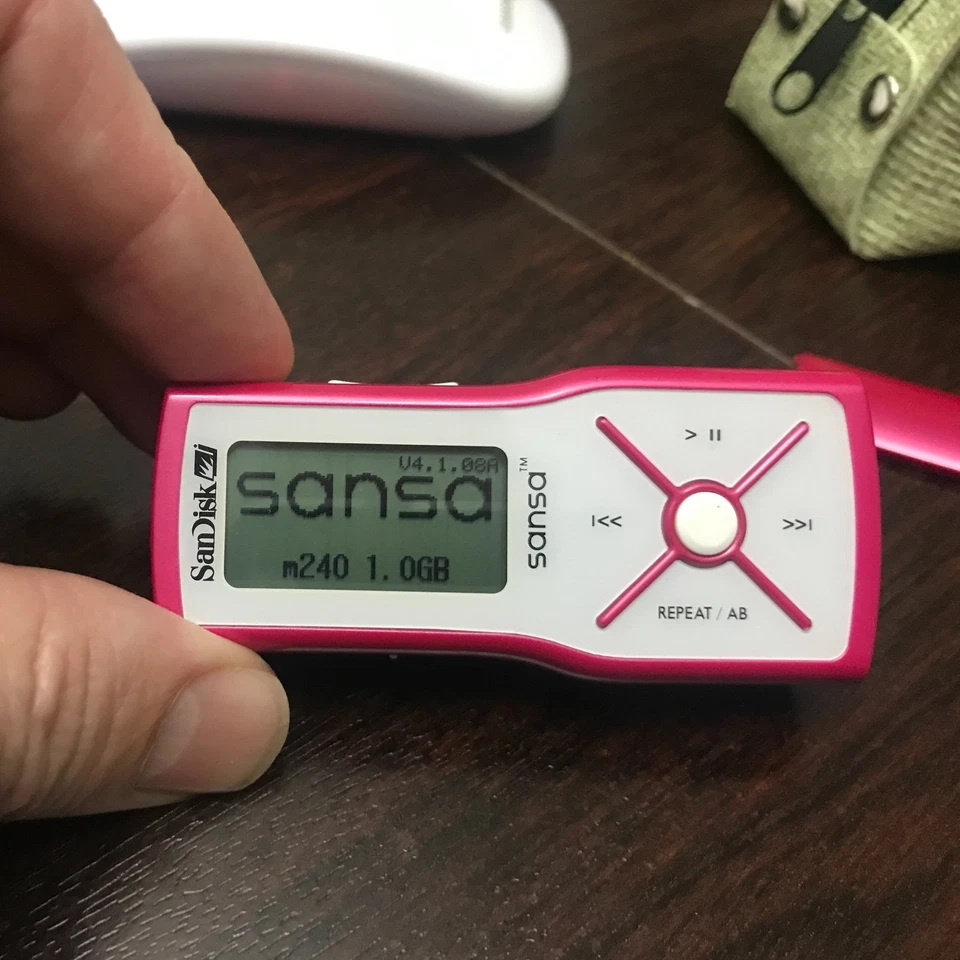 Reproductor de MP3 SanDisk Sansa m240 rosa (1 GB) - radio FM - grabadora - Imagen 3 de 4