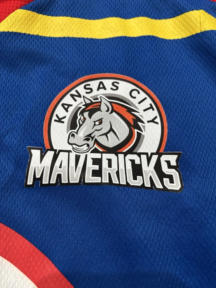 Camiseta de hockey firmada por los Kansas City Mavericks. Hombre XL. Azul. Rojo. Foto 3 de 4