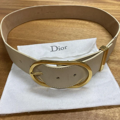 Authentique ceinture Christian Dior beige boucle dorée longueur totale 96 cm fabriquée en Italie