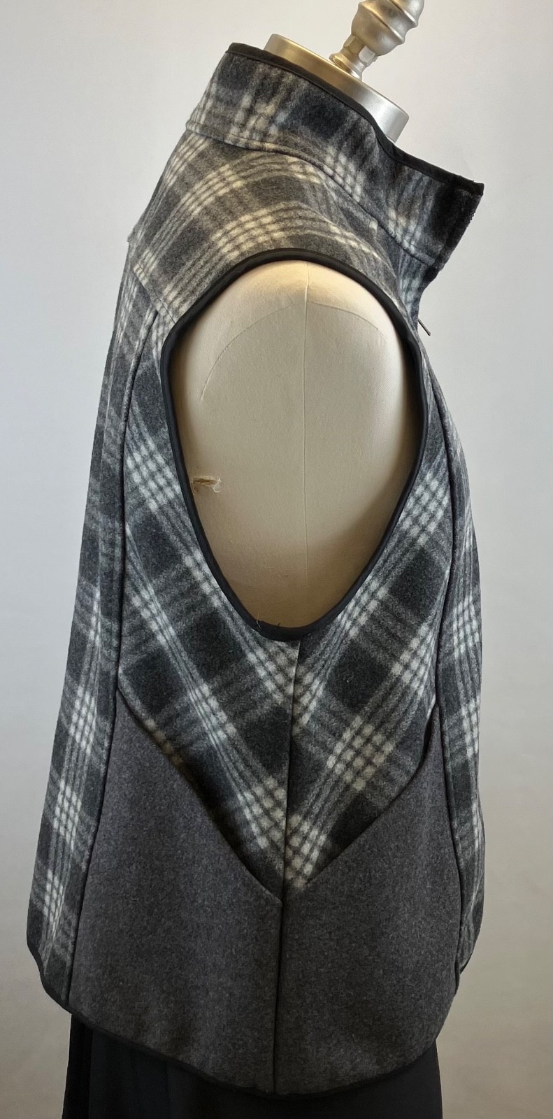 STORMY KROMER Size XL Gray/White Plaid Wool/Nylon… - image 4