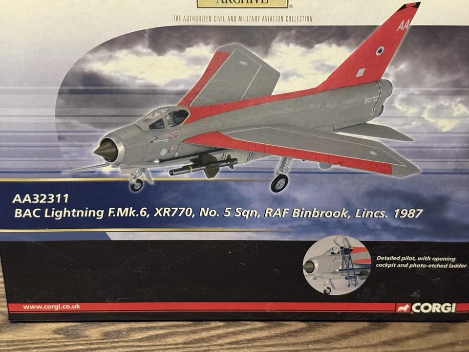Corgi AA32311 1:72 Scale BAC Lightning F.Mk.6 'XR770' No. 5 Sqn RAF Binbrook - Image 2 of 4