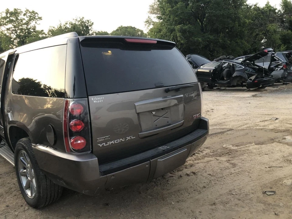 Passenger Side View Mirror Power Opt DL3 Fits 09-14 SUBURBAN 1500 965160 - Image 3 of 4