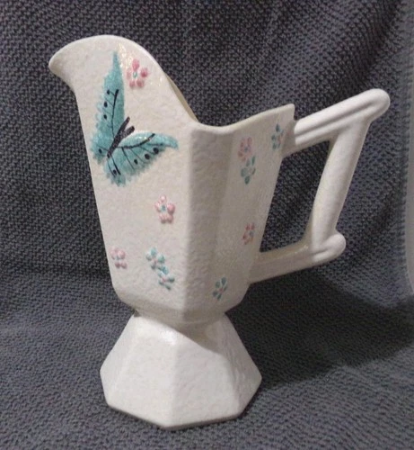 VINTAGE HULL POTTERY B 11 BUTTERFLY FLORAL TALL PITCHER/VASE-BEAUTIFUL-LOOK!