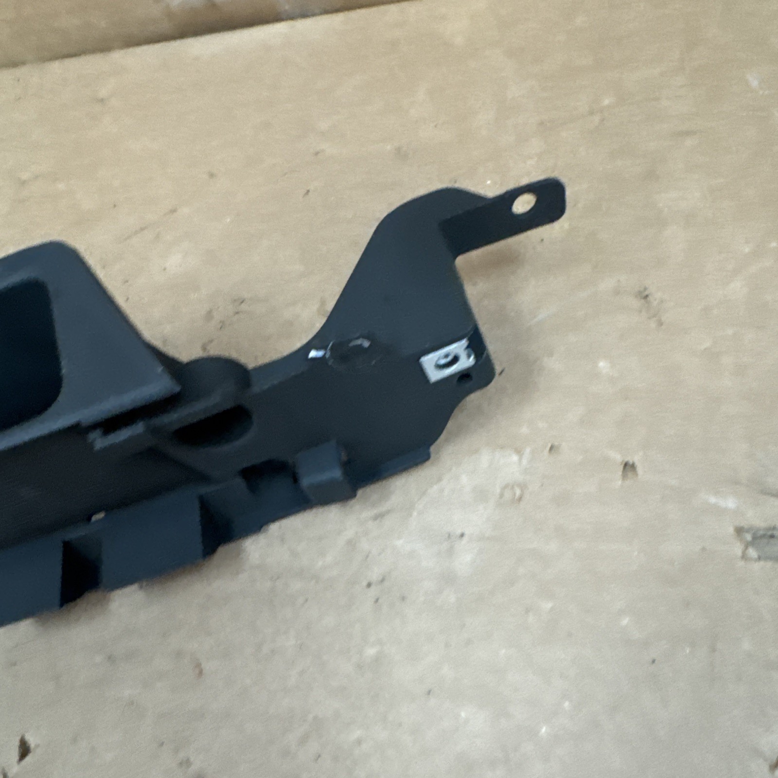 2008 11 2012 2014 2015 AUDI R8 Right Front DOOR Panel Armrest Mount Bracket 2725
