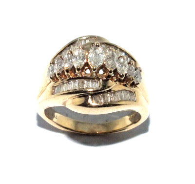 Femmes Superbe 9ct Bague or Jaune Ensemble Avec Sur Un Carat De Diamants Taille