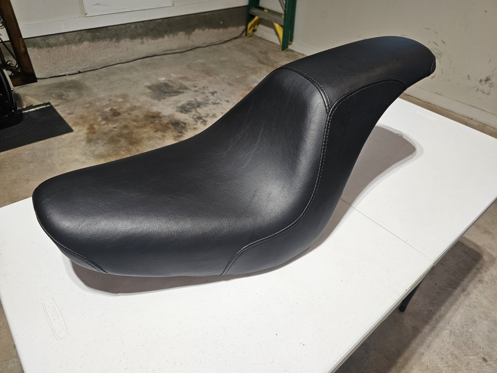 Harley Davidson Softail Badlander Seat FatBoy Heritage Nightrain Like