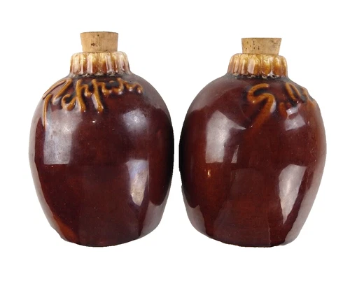 Nice Vintage Hull Pottery Salt & Pepper Shakers Brown Large Glaze Oven Proof USA