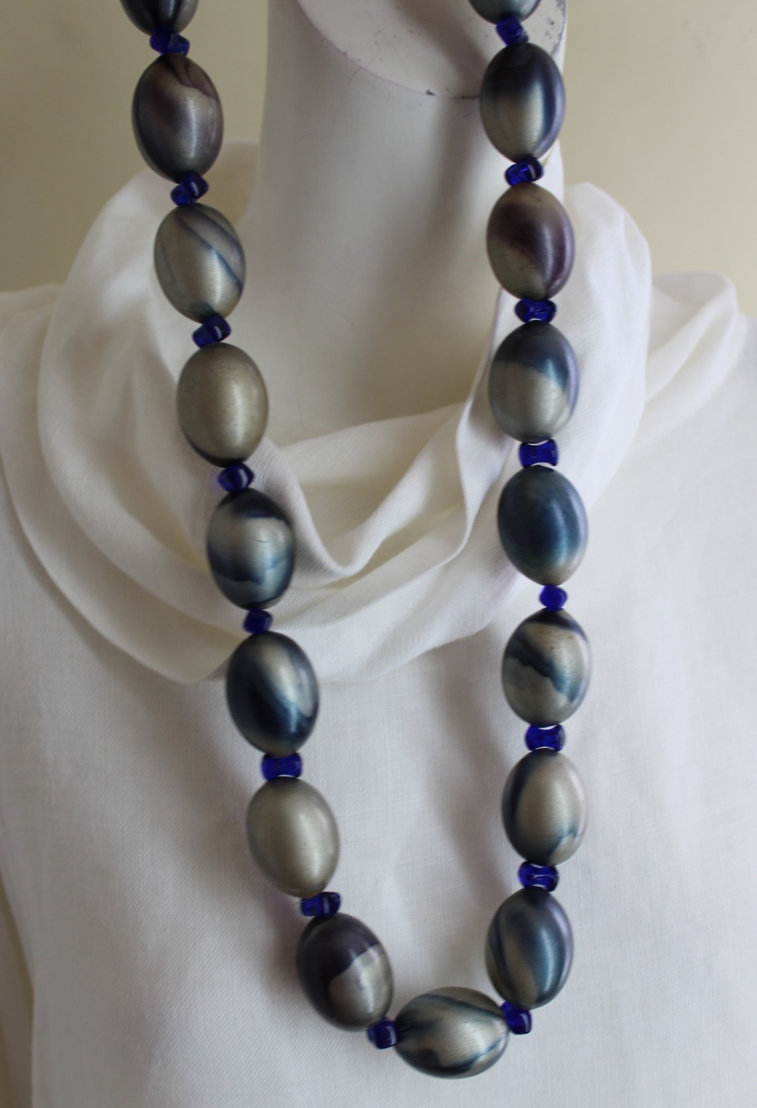 Estate Lustrous Chunky Gray Blue Cobalt Glass Necklace unsure Monies eskandar?