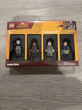 Bricktober Minifigure Collection 4/4 - Super Heroes (2018 Toys "R" Us Exclusive)