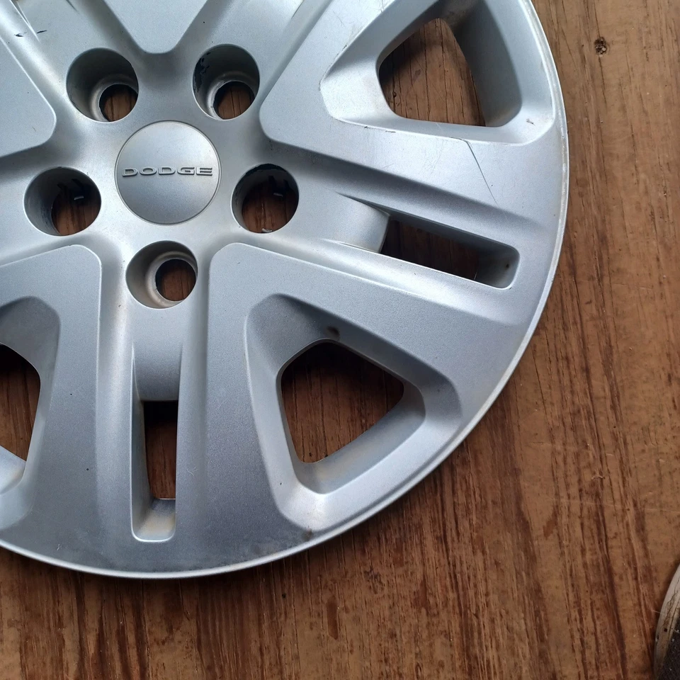 Dodge Grand Caravan Journey hubcap 2013- 2020 fits 17" wheels 04726433AA 8047 04 - Image 4 of 4
