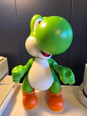 Nintendo Mario World 12'' Yoshi Action Figure 2022 Jakks Electronic Talking
