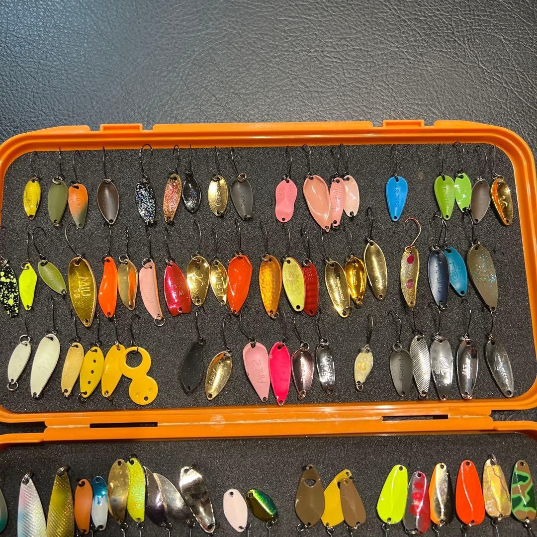 98 trout spoons with case - Image 10