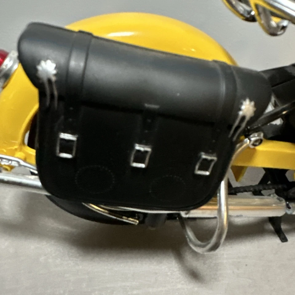 New Ray 1948 Indian Chief Motorcycle 1:6 Scale Custom Diecast Model Yellow - Image 2 of 4