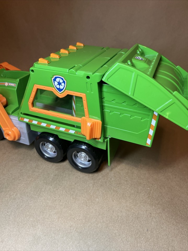 PAW Patrol Rocky's Reuse It Deluxe Truck Toy With Rocky Figure & Tools – Recycling Play For Kids 3+