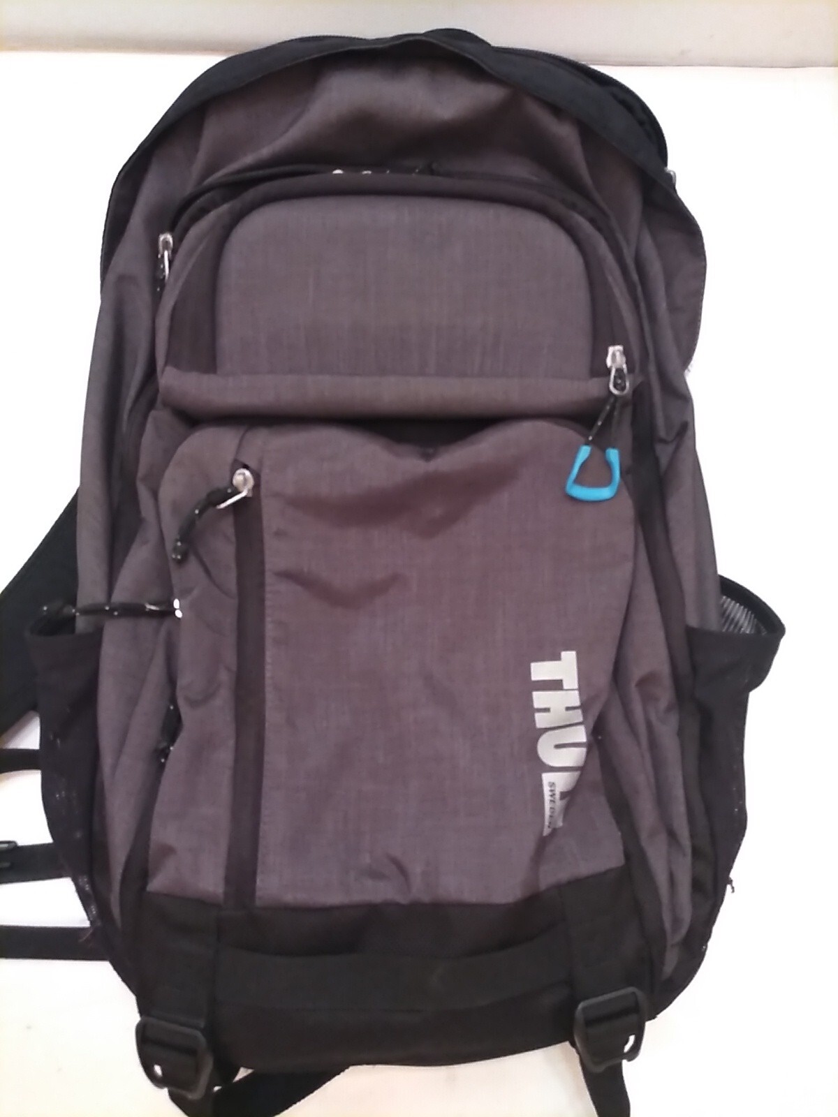 Thule Stravan 15" Commuter Daypack Laptop Black Backpack. Side pockets damaged eBay