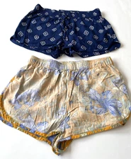 BDG & SO BRAND Two Pairs of Casual Pull on Shorts Elastic Waist Floral Size M