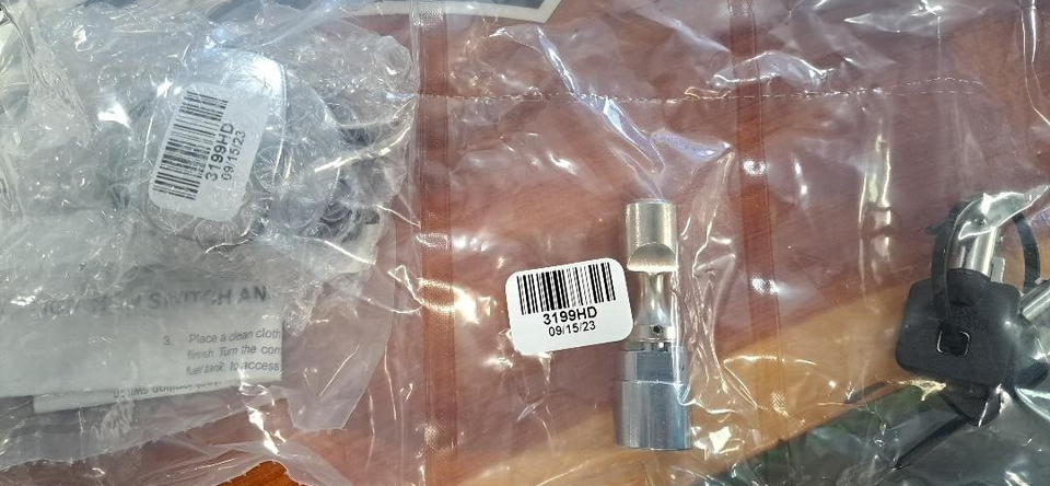 NEW GENUINE HARLEY Keyed-to-Match Ignition Switch/Fork LocK FLHR ...
