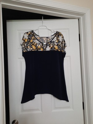NWT Emi &Joe Large Navy Blue Yellow Floral V-neck Pullover Shortsleeve Blouse