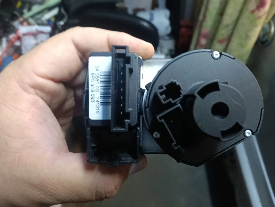 INTERRUTTORE COMANDO LUCI AUDI Q3 - Immagine 2 di 4