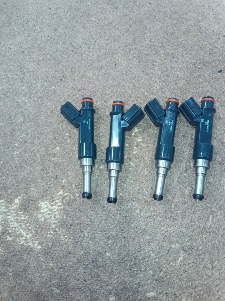 4x Denso Fuel Injectors for 10-15 Lexus CT200h Toyota Prius 1.8L 23250-37020  - Image 3 of 4
