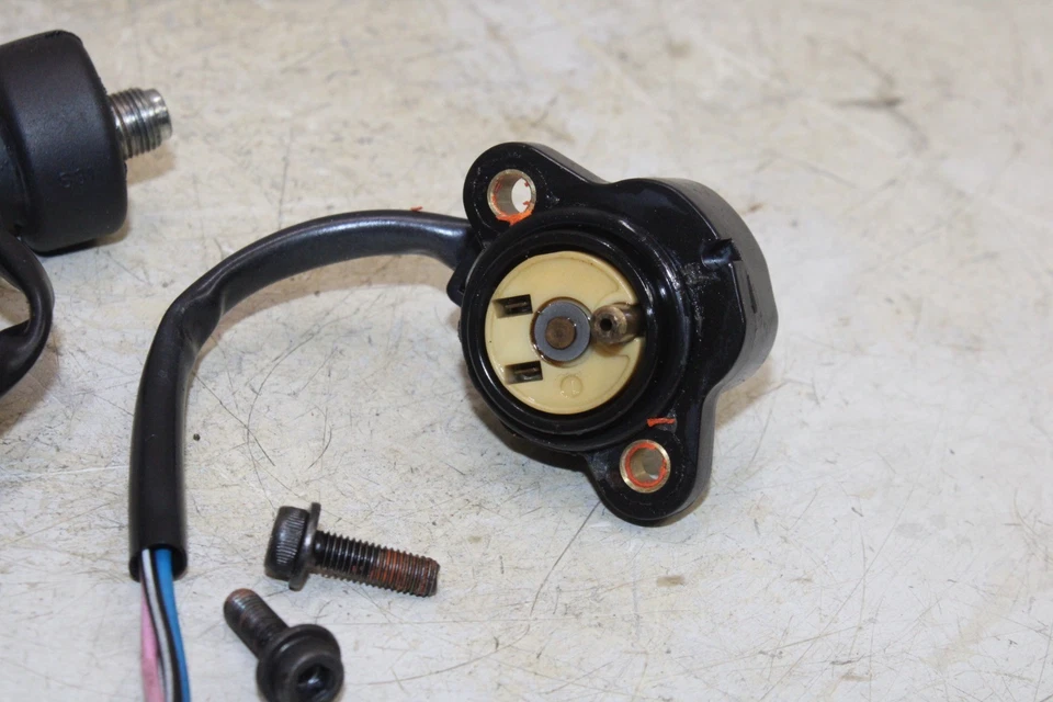 Suzuki GSXR 750 2009 OEM interruptor neutro sensor Foto 2 de 4