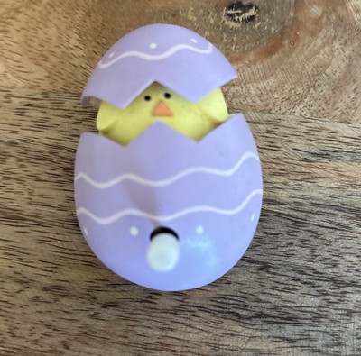Hallmark PIN Easter Vintage WIND UP POP EGG CHICK 1990 Action Movement Brooch