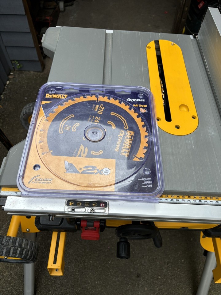 DEWALT DWE7485 Table Saw With DE7400 Wheeled Stand And Spare Blade