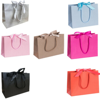 tying gift bolsa handles