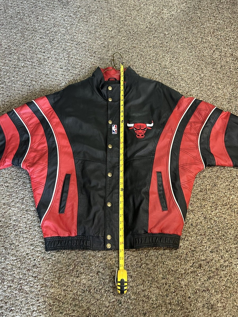 〔Vintage〕90s Starter× bulls 袖レザー　スタジャン RARE VTG 90'S CHICAGO BULLS LEATHER JACKET SIZE XL STARTER