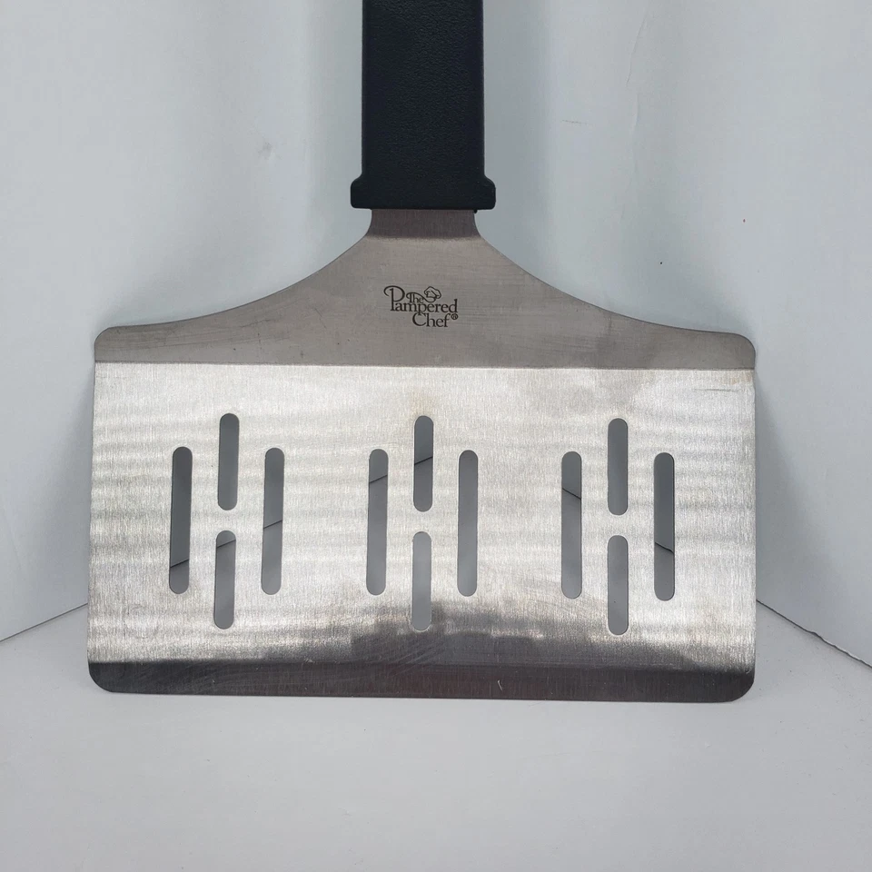 Pampered Chef BBQ Grill Jumbo Turner Spatula With Cover 8” Wide - Image 2 of 4