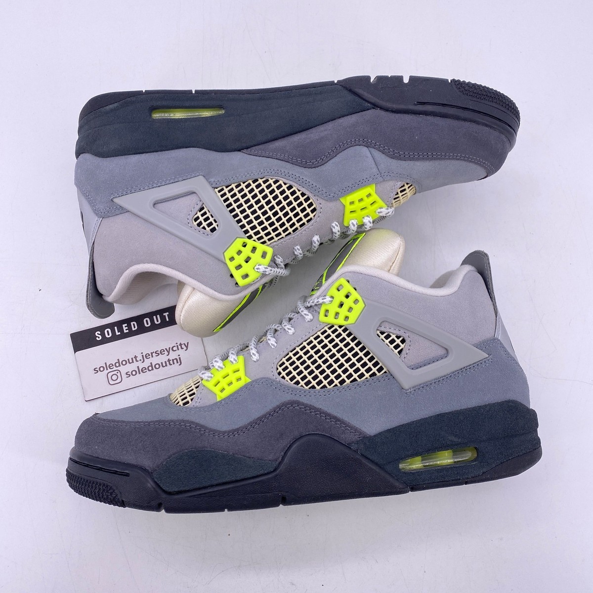 Air Jordan 4 Retro 