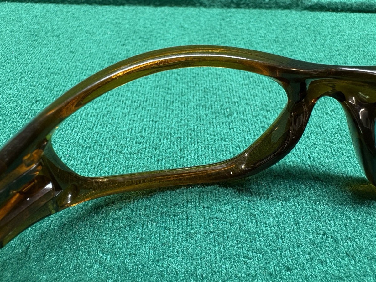 Oakley Minute 2.0 Dark Amber Frame Dark Bronze Lens Gold Icons 04