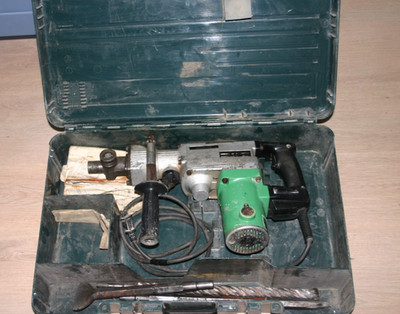 HitachiDH38YE 1 1/2'' Rotary Hammer and Demo. concrete Chipper Breaker 870Watt+++