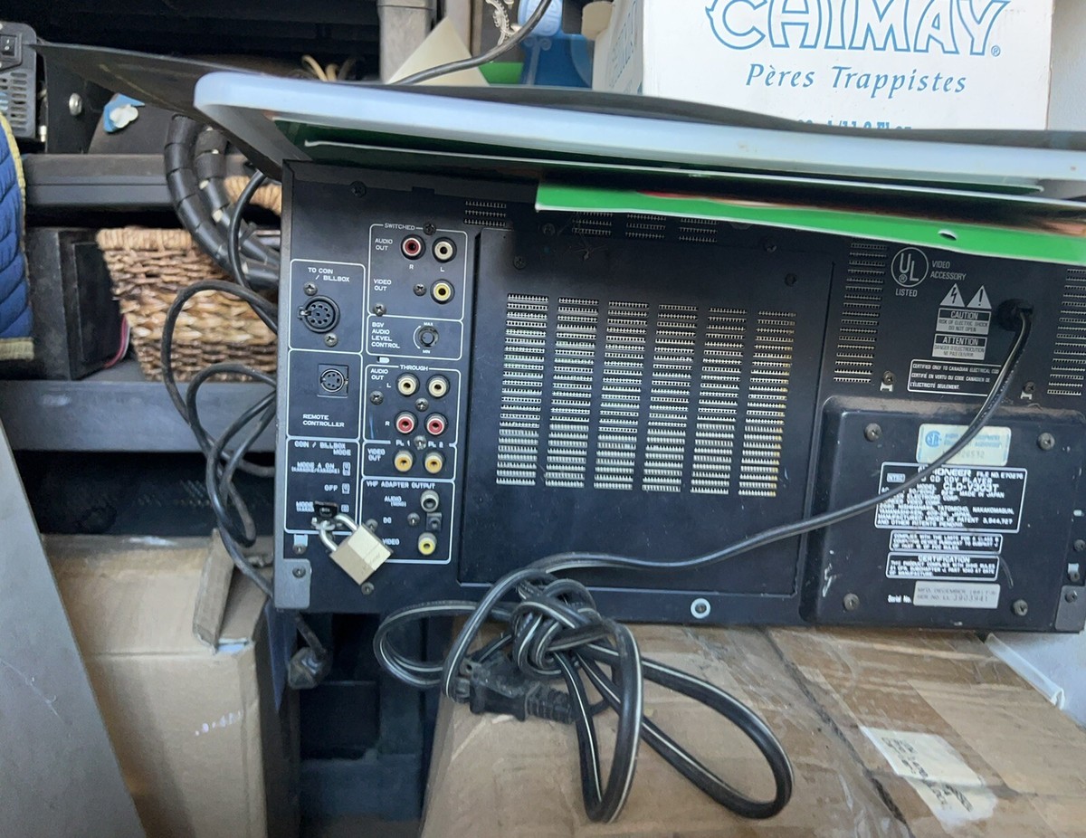 COMMERCIAL Pioneer CLD-V303T LaserDisc TWIN Player CD/LD/CDV Laser