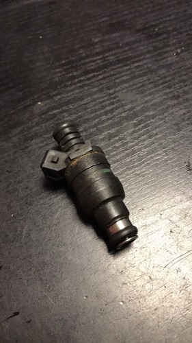 BMW E36 316i Einspritzdüse Düse 1731357