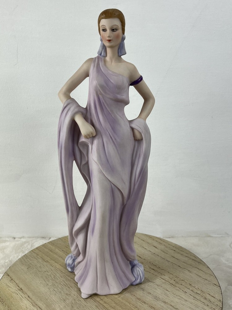 Elegance Fine Porcelain Josef Originals Limited Edition #293.04 Rebbeca La Belle