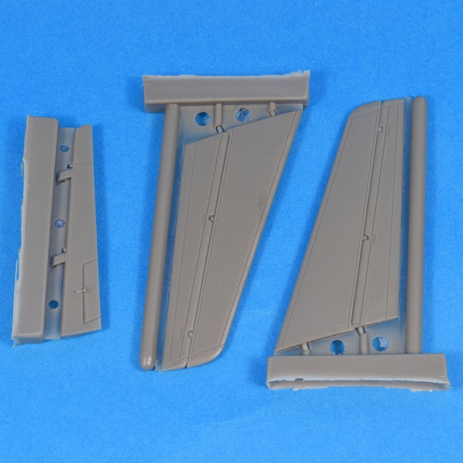 Hypersonic Models 1/48 Resin FJ-2 Fury Tail Surfaces for Kitty Hawk - HSMR48033 Hypersonic Models 1/48 Resin FJ-2 Fury Tail Surfaces for Kitty Hawk - HSMR48033
