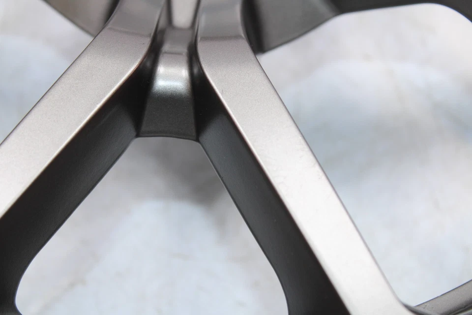 Llanta Can-Am Ryker 600-900 2023-2024 OEM PLATINO PLATA 16 PULGADAS 705503373 Foto 3 de 4