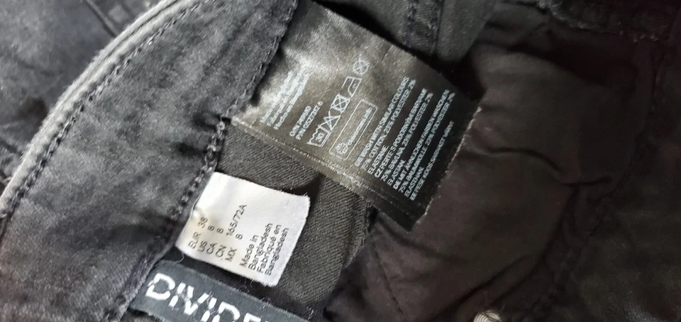 Jeans feminino H&M de couro dividido listras laterais preto stretch tamanho 8 - Imagem 4 de 4
