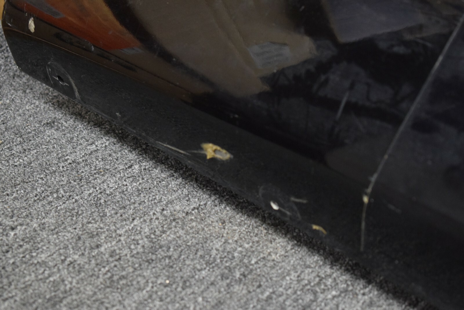 ASTON MARTIN DB9 ROCKER PANEL MOLDING FACTORY OEM.
