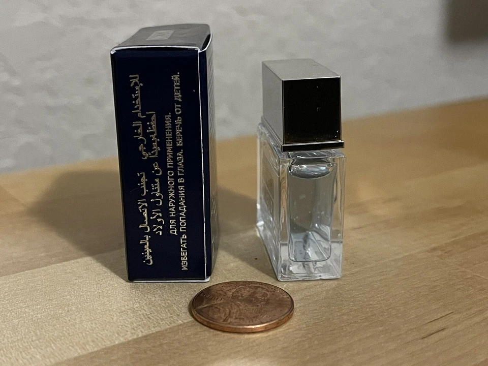 Moschino Forever Sailing 0,12 oz / 4,5 ml EDT SPLASH para hombre MINIATURA Foto 4 de 4