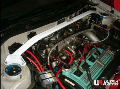 Ultra Racing For 04-15 Toyota Hilux Vigo 7TH GEN (AN10) 2.5D 4WD Front Strut Bar