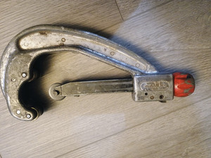 RIDGID Tools No 154 Quick Acting Pipe  Tubing Cutter 1-7/8" - 4-1/2"